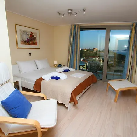 Apartment Evian PalaiónTsiflíkion