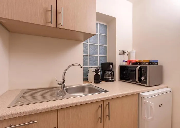 Evian * PalaiónTsiflíkion